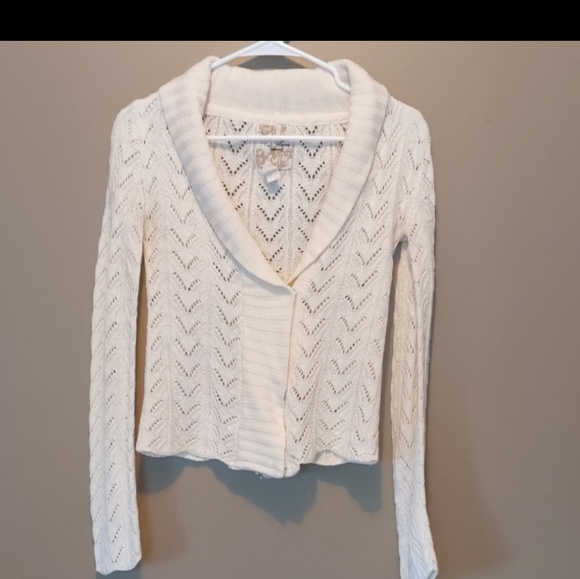 Cafe Brand Sweater 3 Snap Buttons Ivory Size M - Picture 1 of 3
